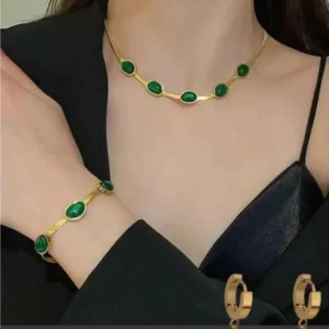 Green Crystal Pendant Earrings With Bracelet (3 Pcs Set)
